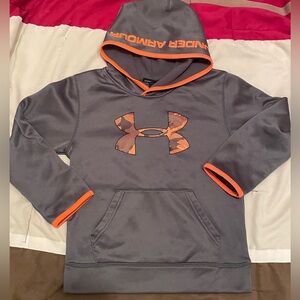 Boys gently used size 6 Hoodie